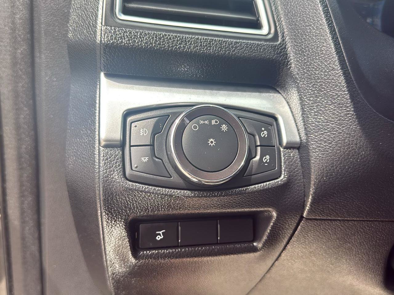 Used 2017 Ford Explorer Limited FWD image 20