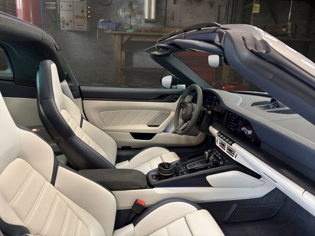 Used 2025 Porsche 911 Targa 4 GTS image 15