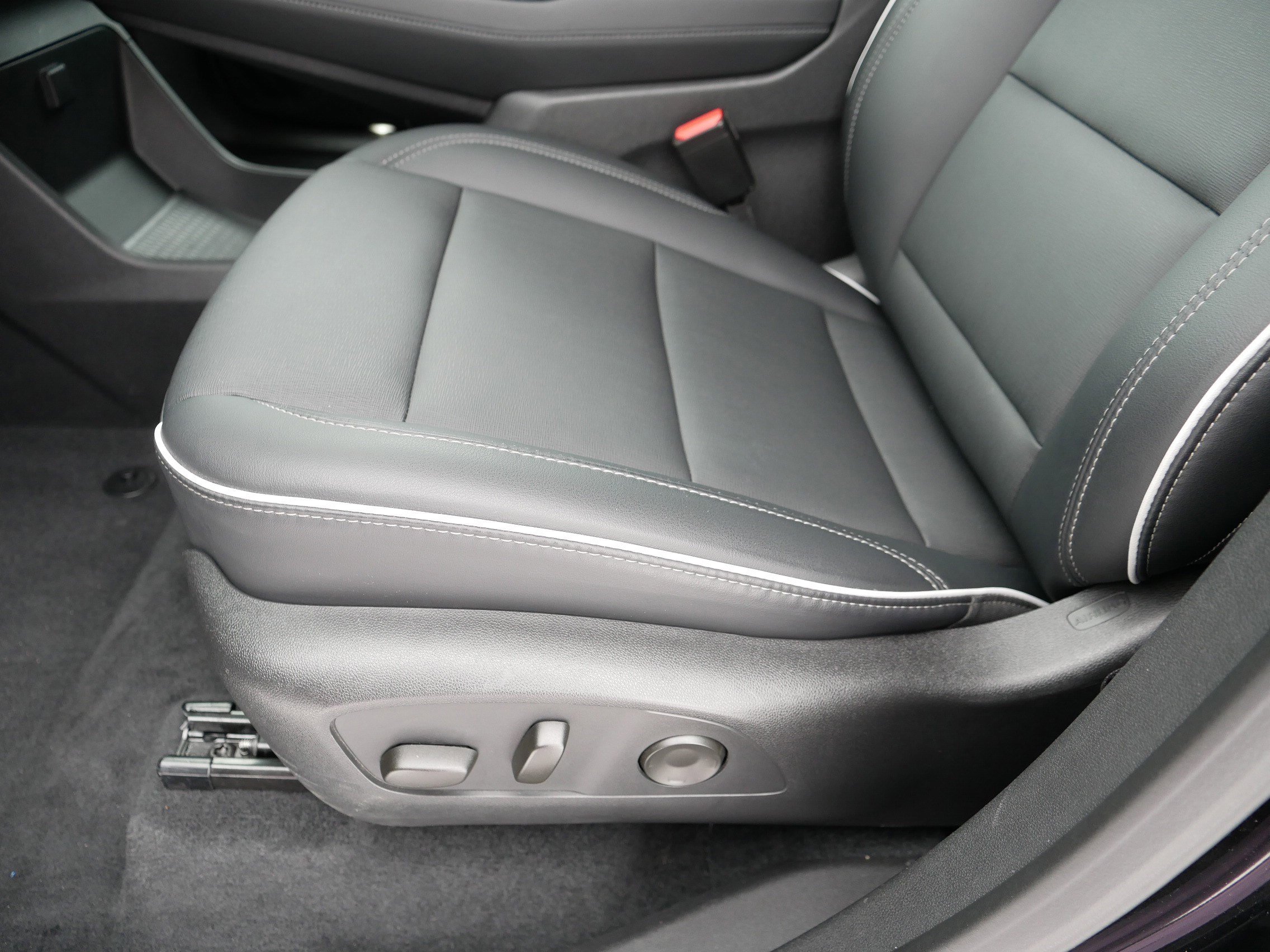 Used 2025 Buick Enclave Preferred image 20