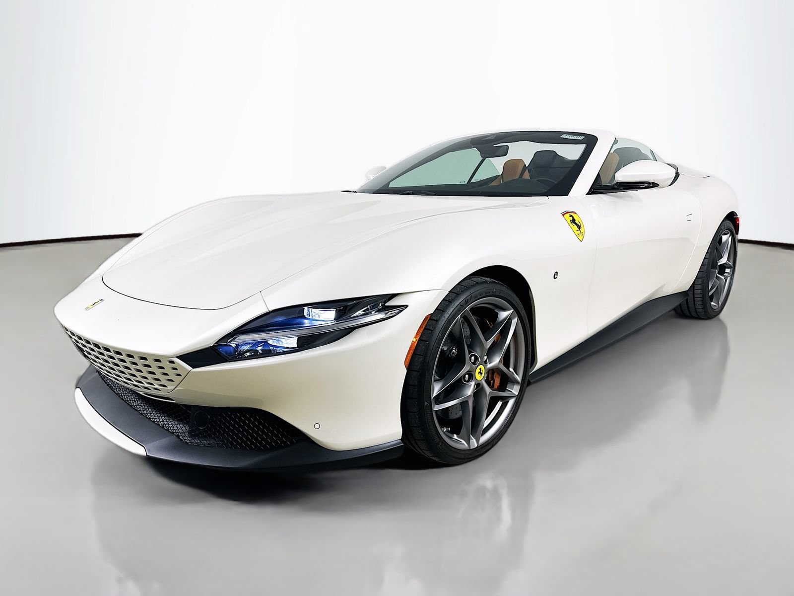 Used 2024 Ferrari Roma Spider RWD image 1