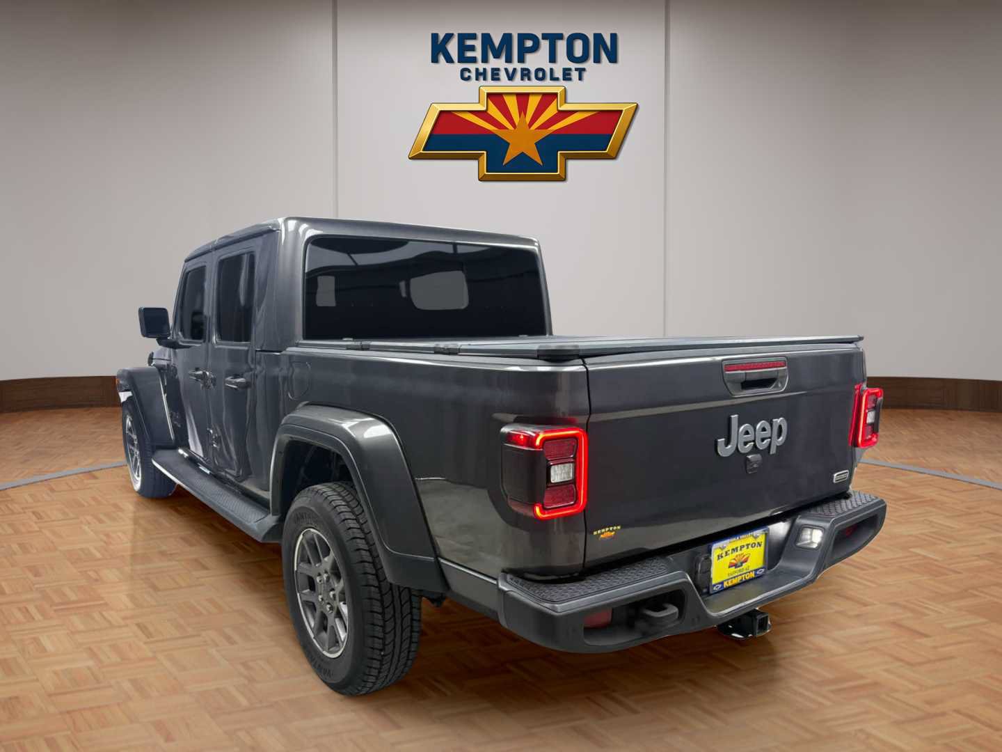 Used 2020 Jeep Gladiator Overland AWD/4WD image 4