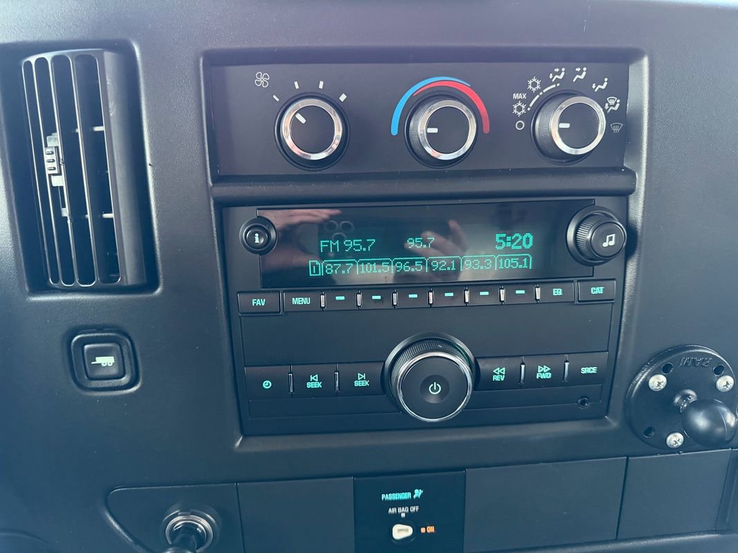 Used 2015 GMC Savana 3500 3500 image 8
