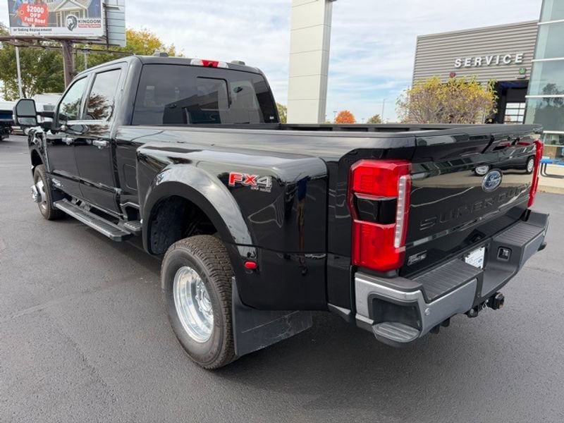 Used 2024 Ford F350 Lariat w/ Chrome Package image 8