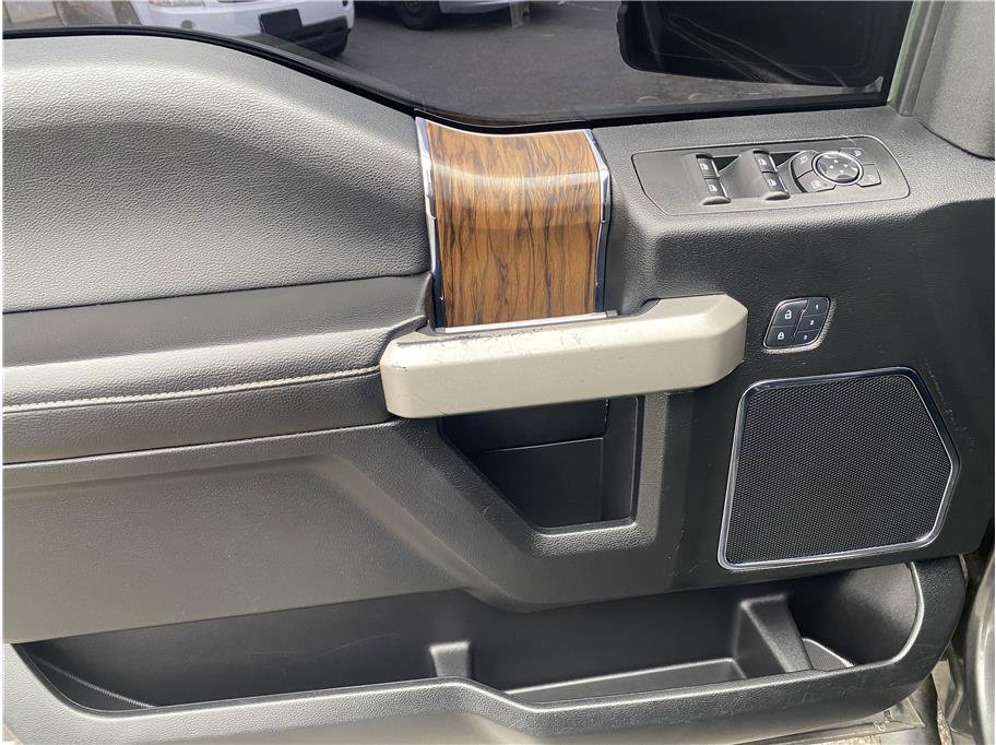 Used 2018 Ford F150 Lariat w/ Equipment Group 502A Luxury AWD/4WD image 10