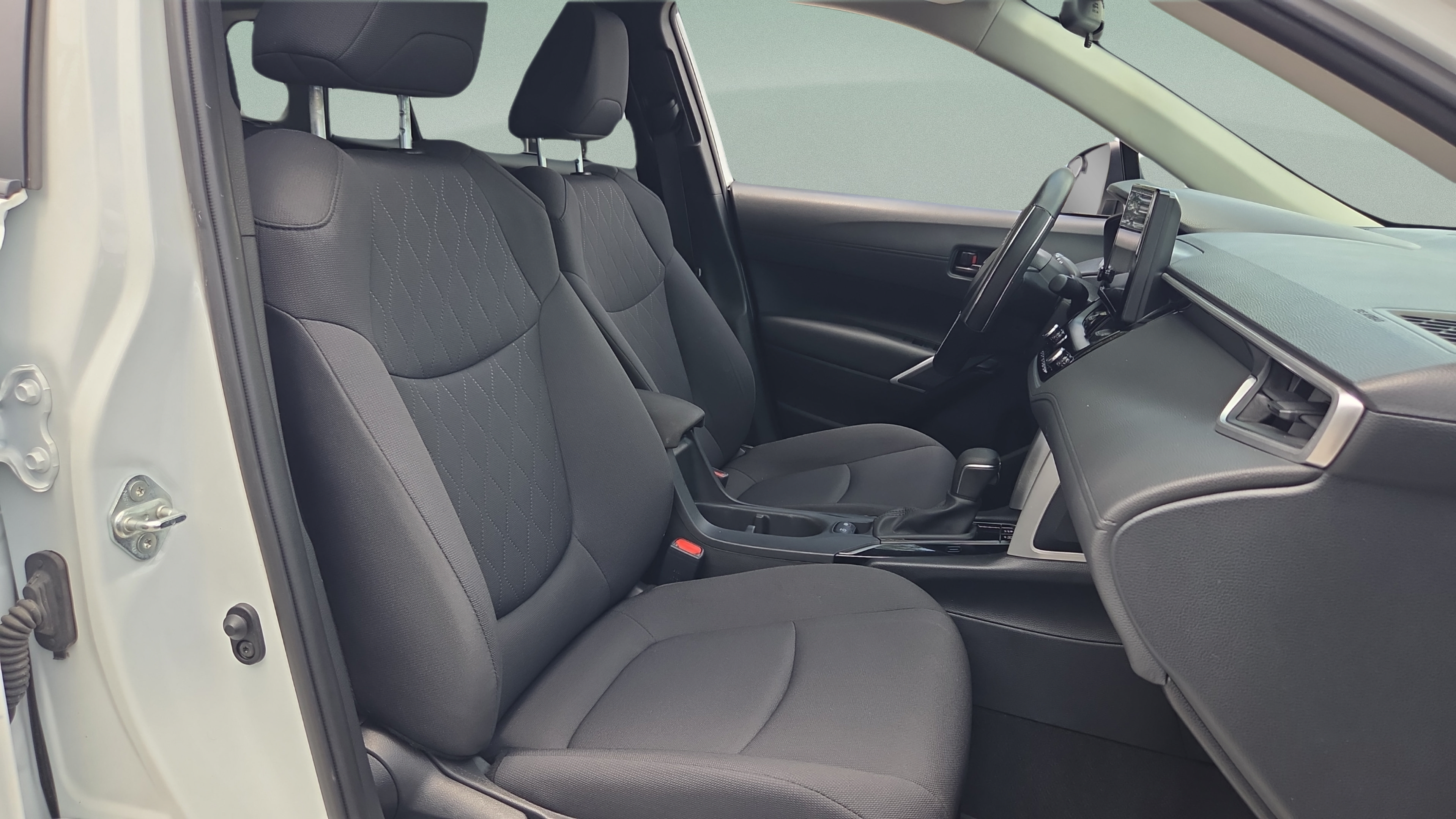 Used 2023 Toyota Corolla Cross LE AWD/4WD image 15