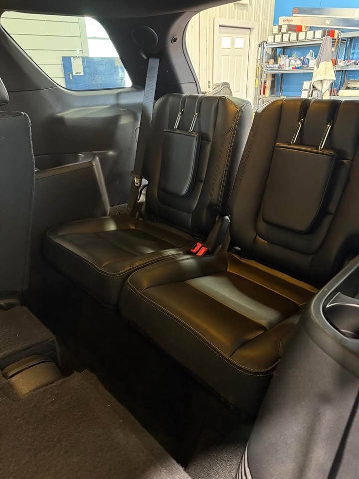 Used 2017 Ford Explorer Limited w/ Class II Trailer Tow Package image 9