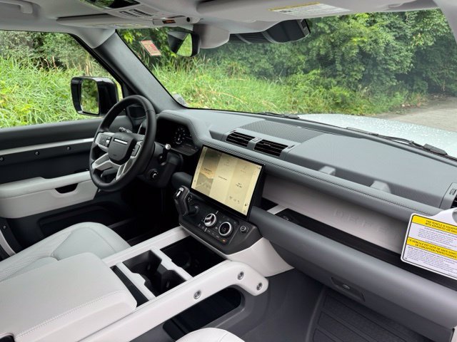 New 2026 Land Rover Defender 110 X-Dynamic SE AWD/4WD image 19