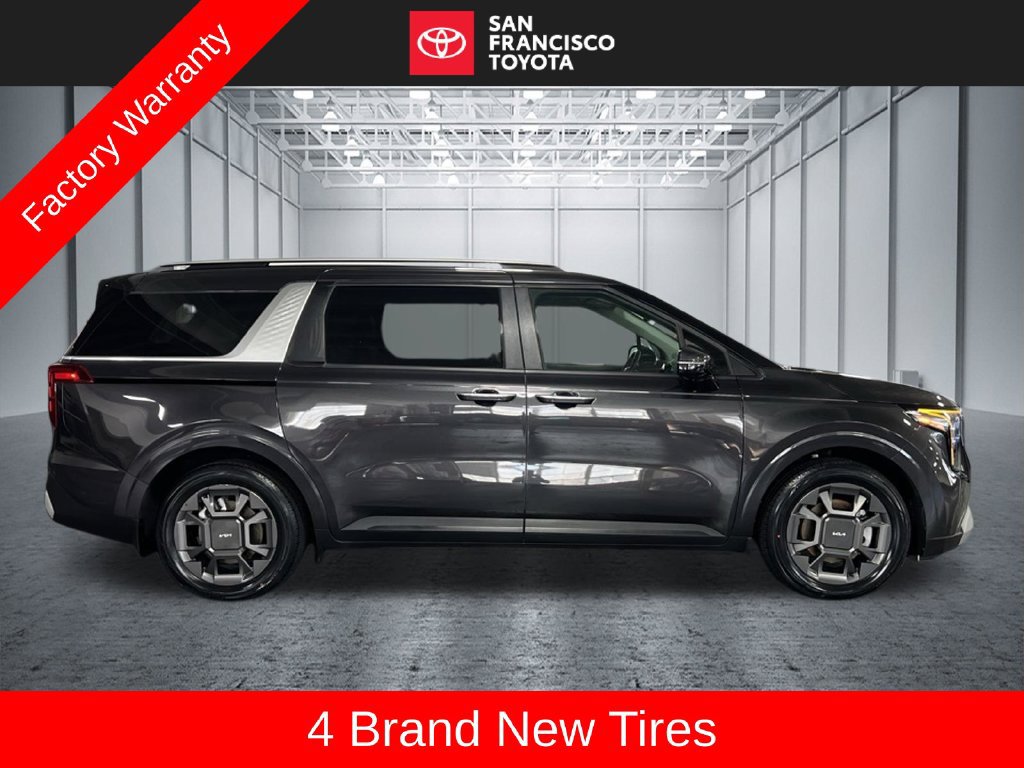 Used 2025 Kia Carnival EX FWD image 6
