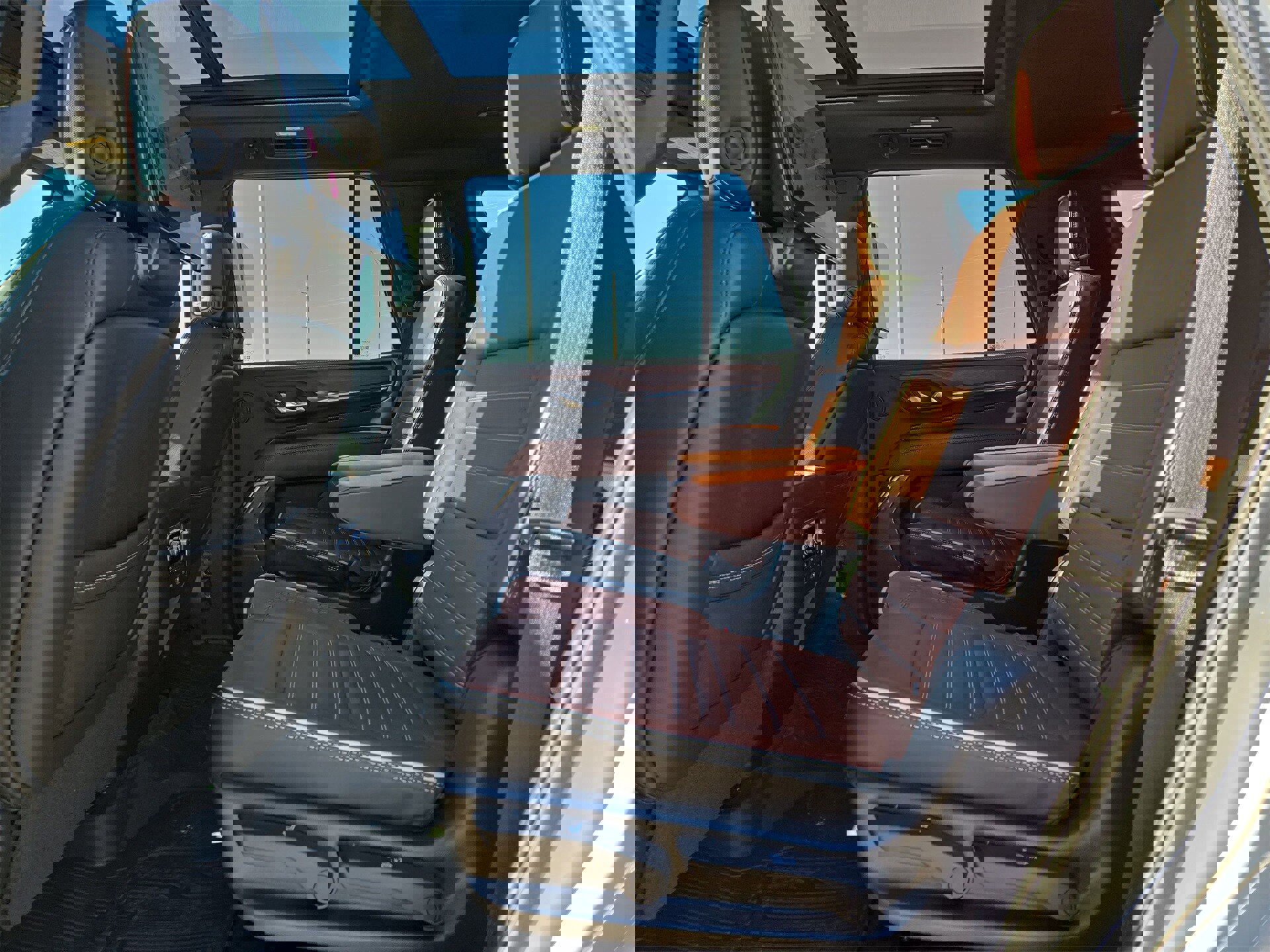 Used 2023 GMC Yukon Denali Ultimate image 13