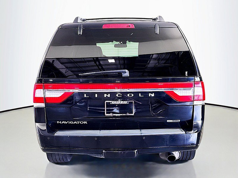 Used 2016 Lincoln Navigator Reserve AWD/4WD image 6