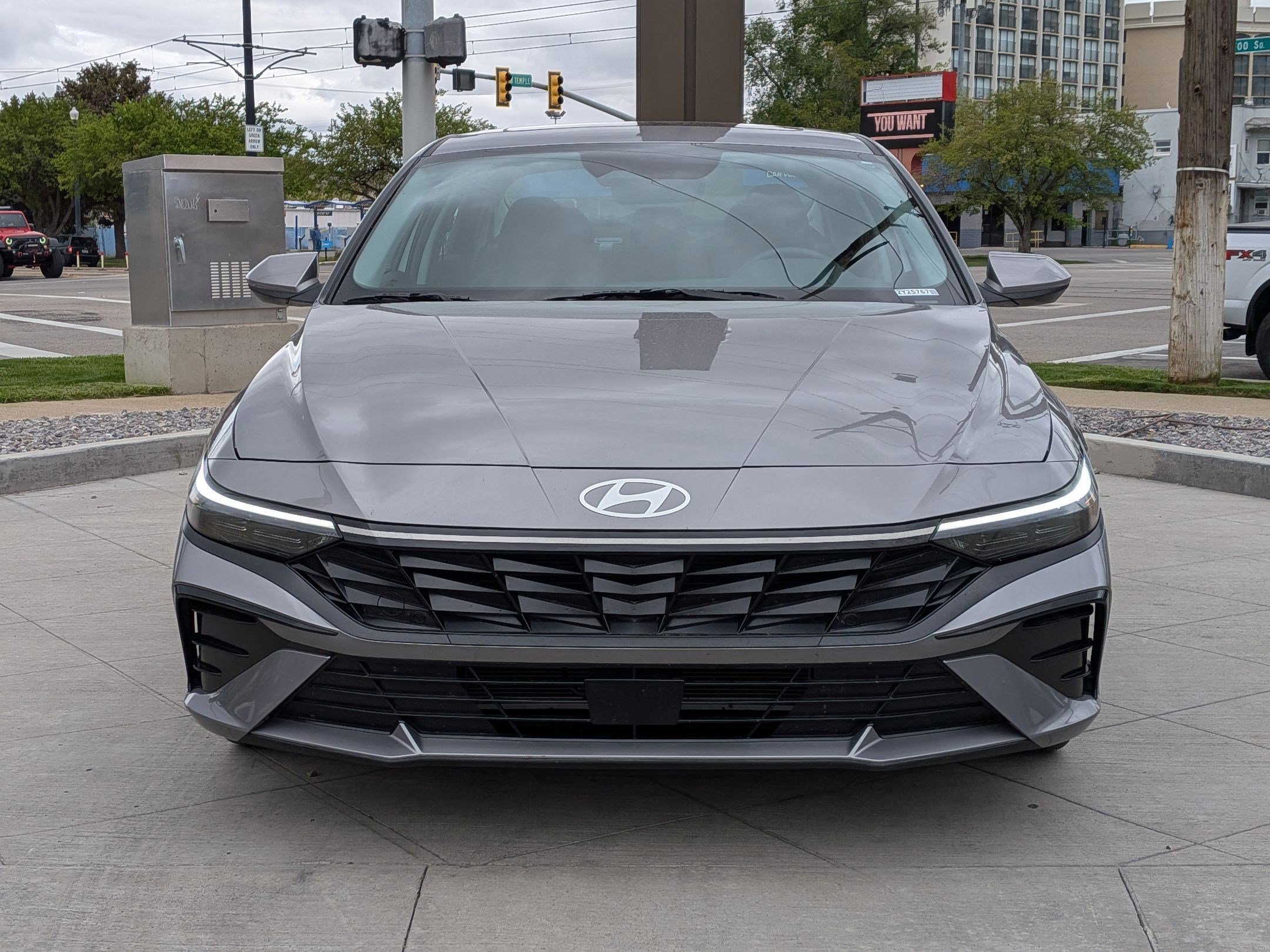 Used 2025 Hyundai Elantra SEL FWD image 11