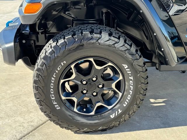 Used 2022 Jeep Wrangler Unlimited Rubicon 4xe w/ Cold Weather Group image 9