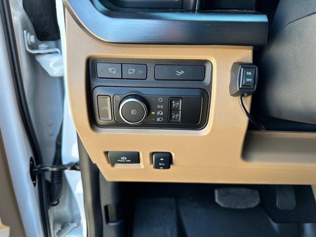 Used 2024 Ford F250 Lariat w/ Sport Appearance Package AWD/4WD image 15