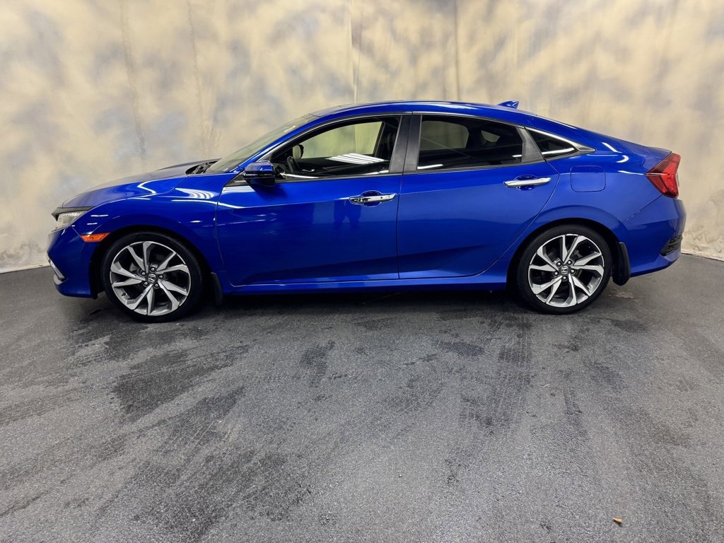 Used 2019 Honda Civic Touring image 3