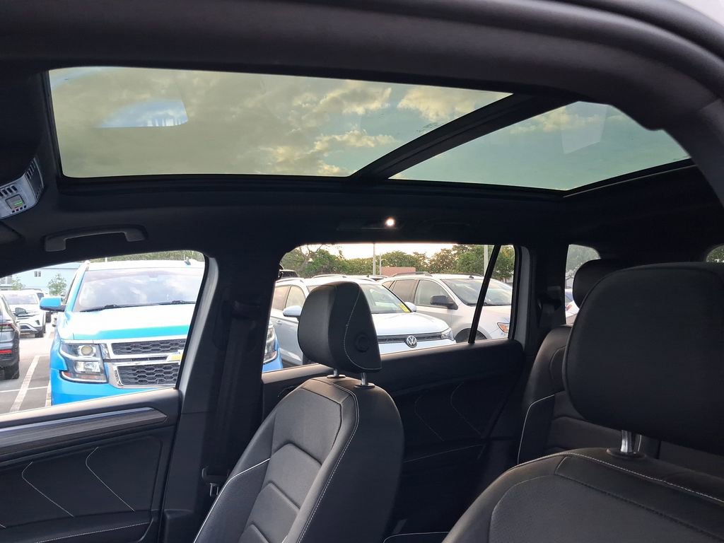 Certified 2022 Volkswagen Tiguan SEL R-Line AWD/4WD image 15