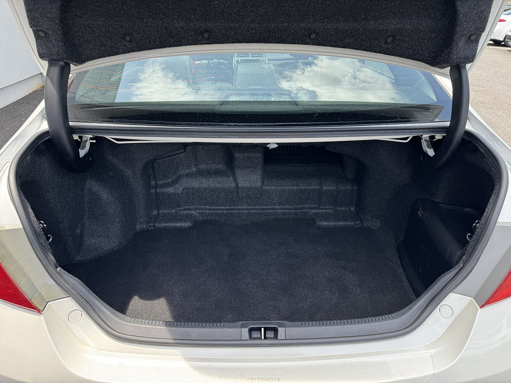 Certified 2017 Toyota Camry XLE w/ Moonroof Package FWD image 10