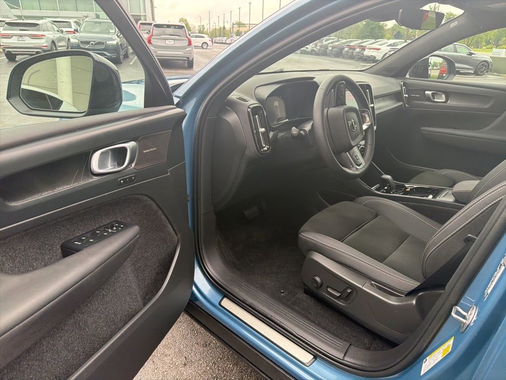 Used 2023 Volvo C40 P8 Recharge Ultimate AWD/4WD image 8
