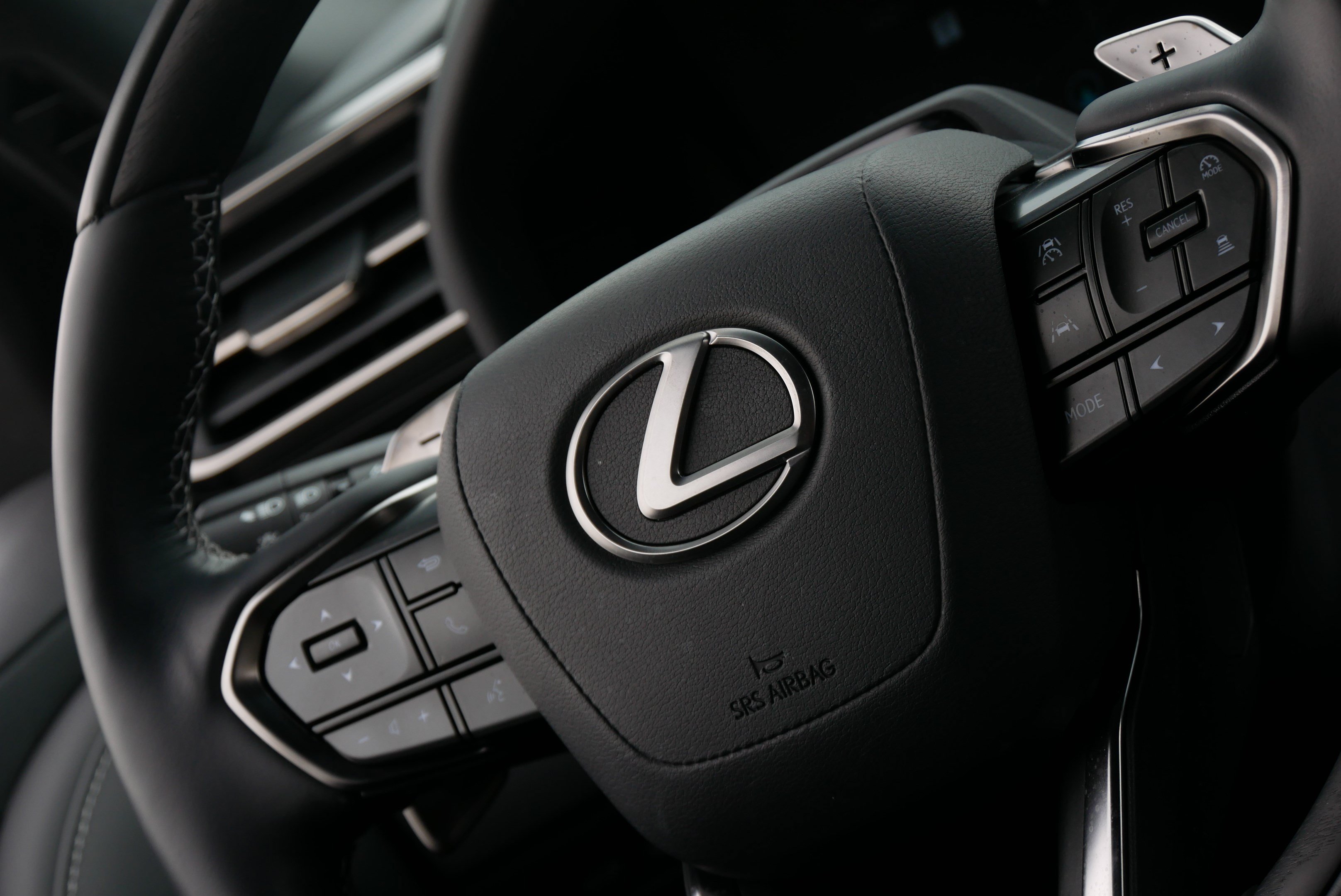 Used 2026 Lexus LX 700h Luxury w/ Appearance Package AWD/4WD image 25