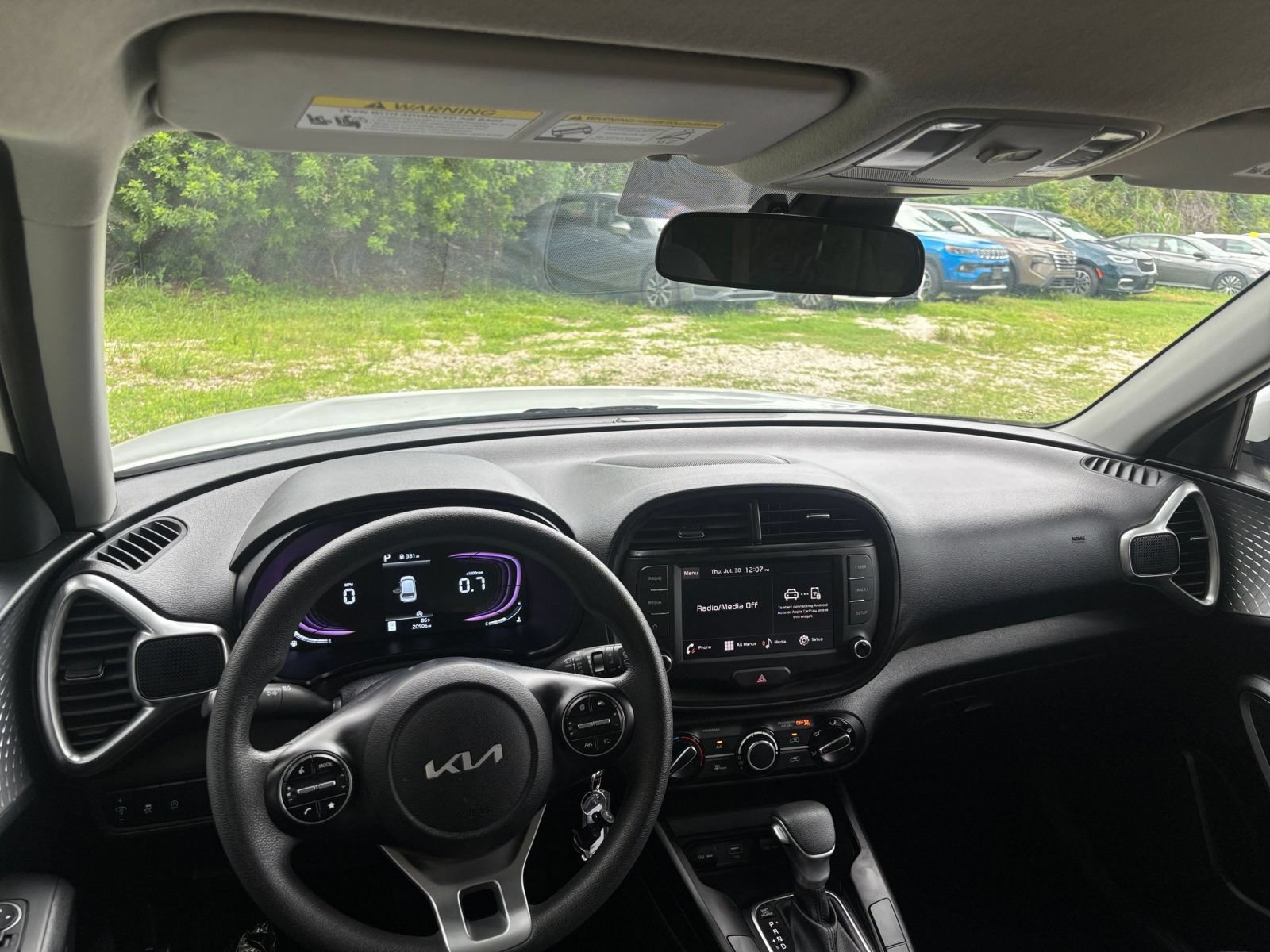 Used 2025 Kia Soul LX w/ LX Technology Package FWD image 32
