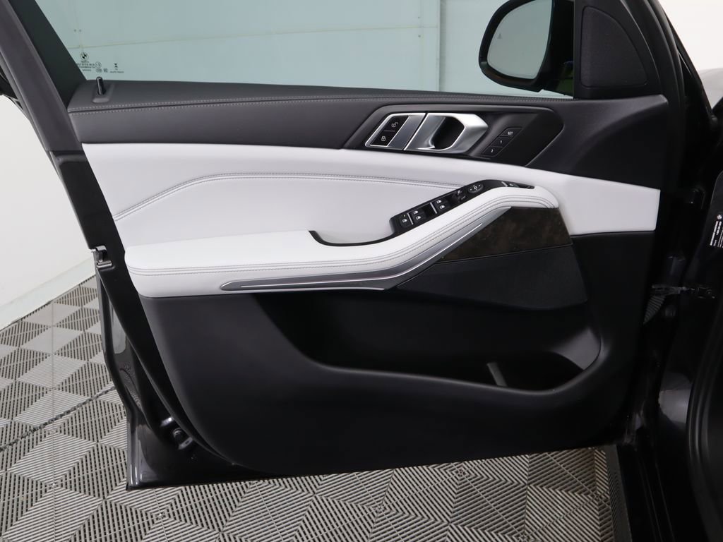 Certified 2023 BMW X5 xDrive40i w/ Executive Package image 25