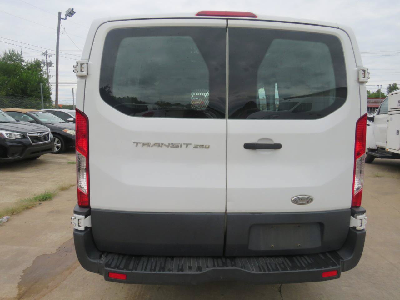 Used 2015 Ford Transit 250 130 Low Roof w/ Exterior Upgrade Package RWD image 5