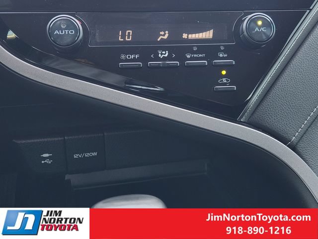 Used 2019 Toyota Camry SE w/ Convenience Package FWD image 20