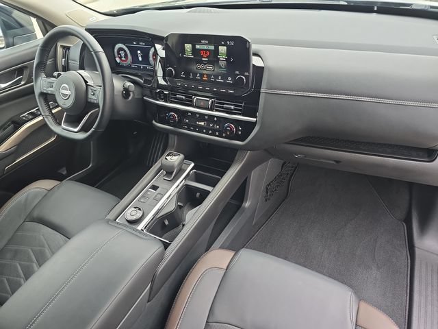 Certified 2025 Nissan Pathfinder Platinum w/ Cargo Package AWD/4WD image 12