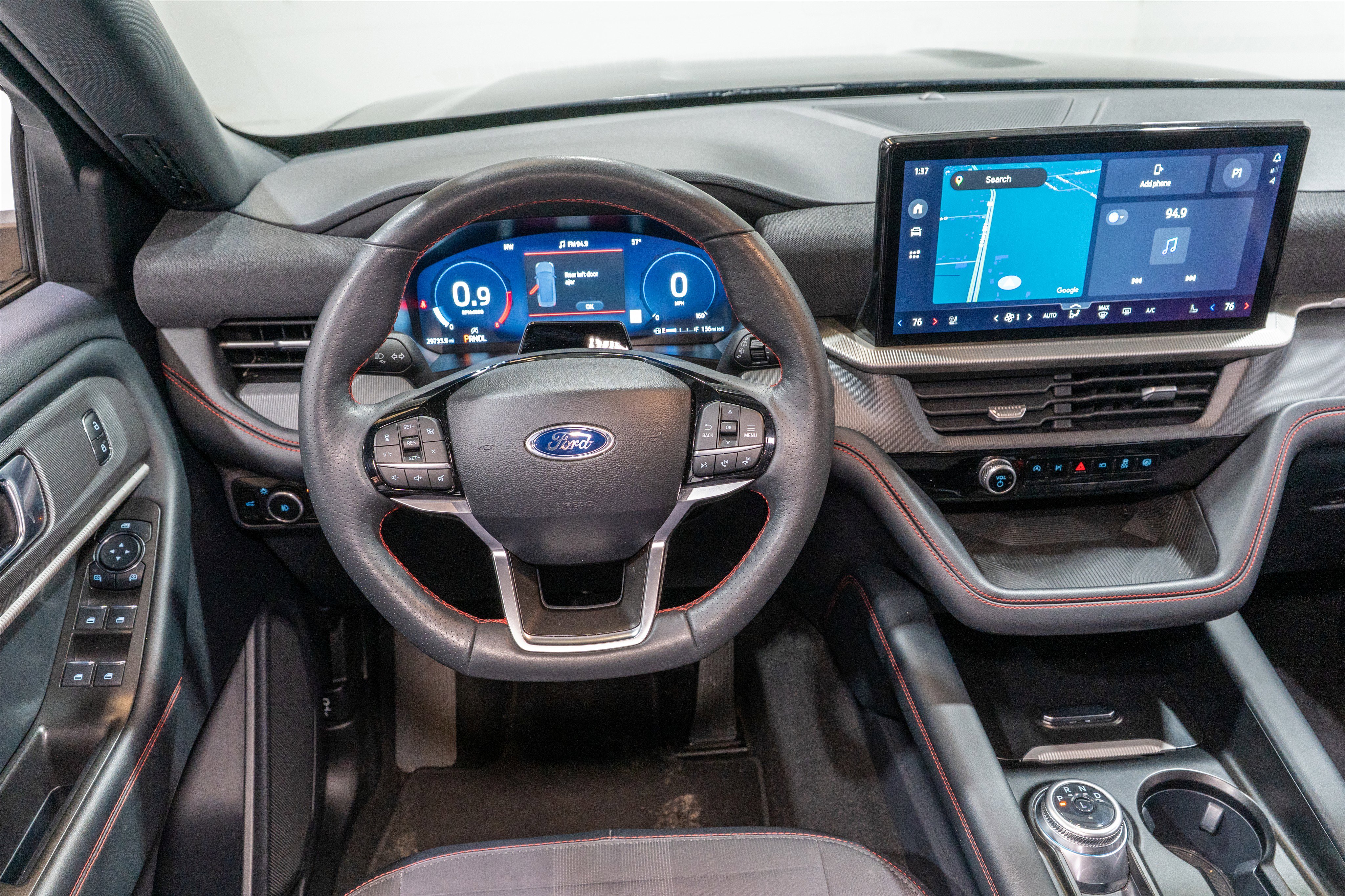 Used 2025 Ford Explorer ST-Line image 11