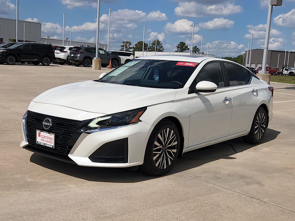 Used 2023 Nissan Altima 2.5 SV w/ SV Premium Package image 3