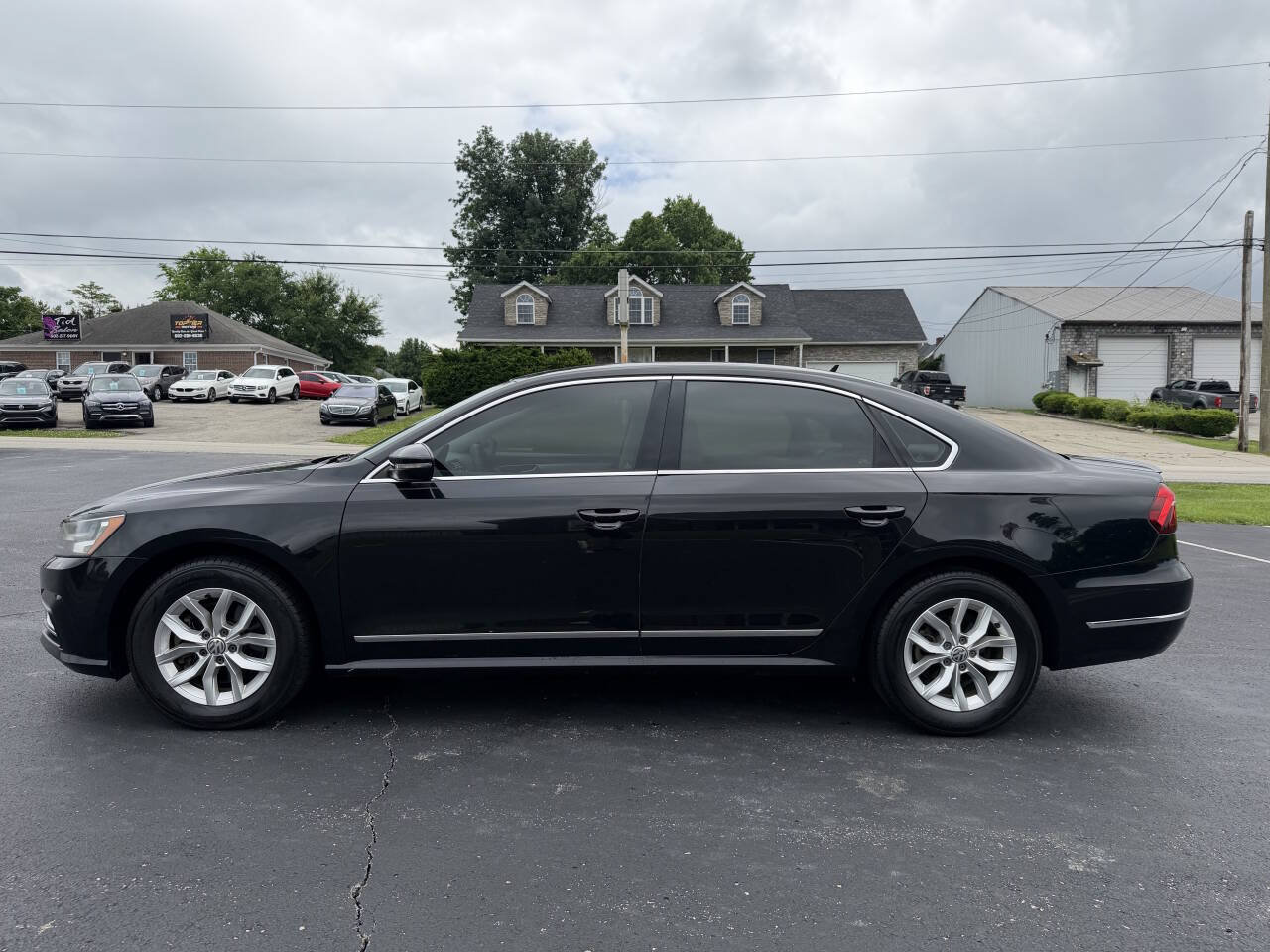 Used 2017 Volkswagen Passat 1.8T S FWD image 3