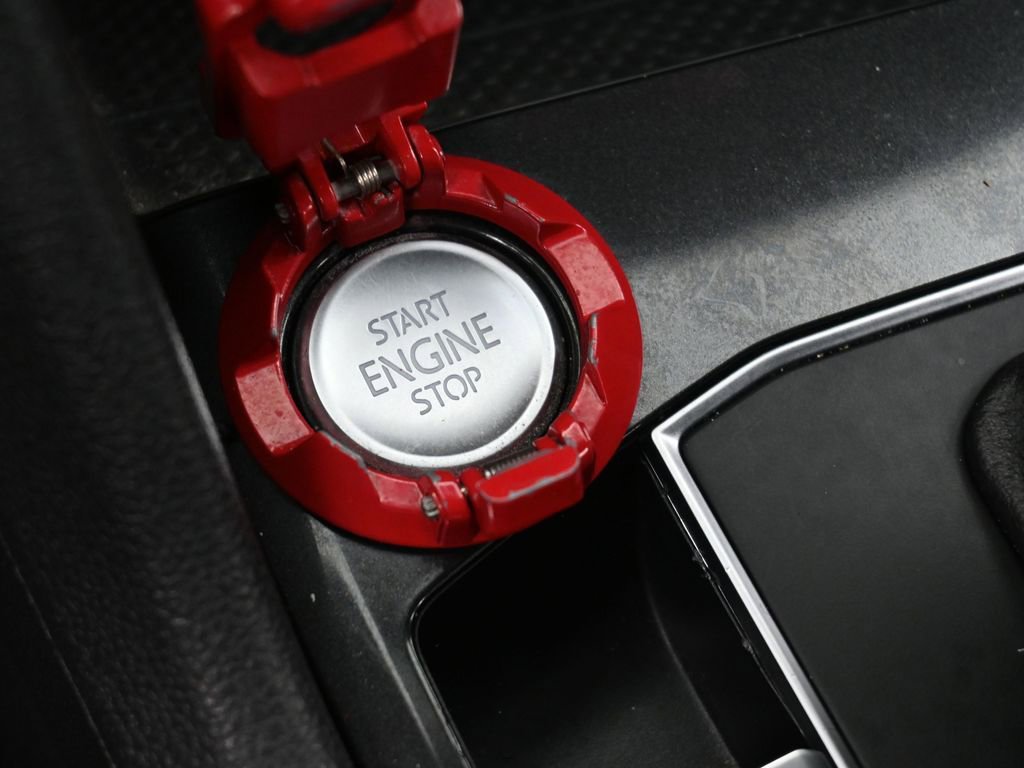 Used 2020 Volkswagen Tiguan SE R-Line image 31