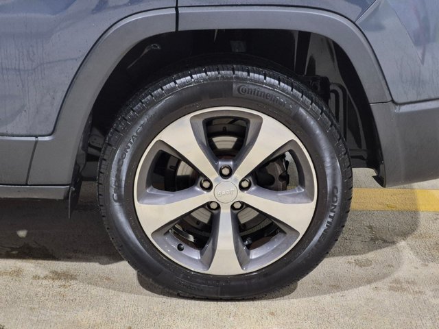 Used 2019 Jeep Cherokee Limited FWD image 6