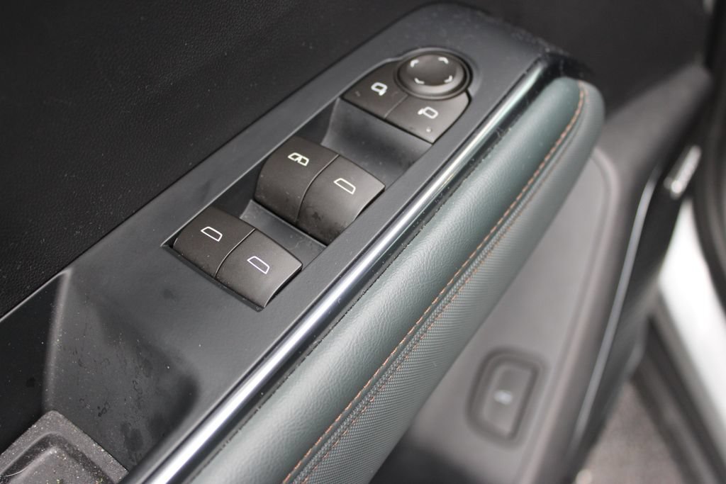 Used 2026 GMC Acadia AT4 w/ Super Cruise Package AWD/4WD image 9