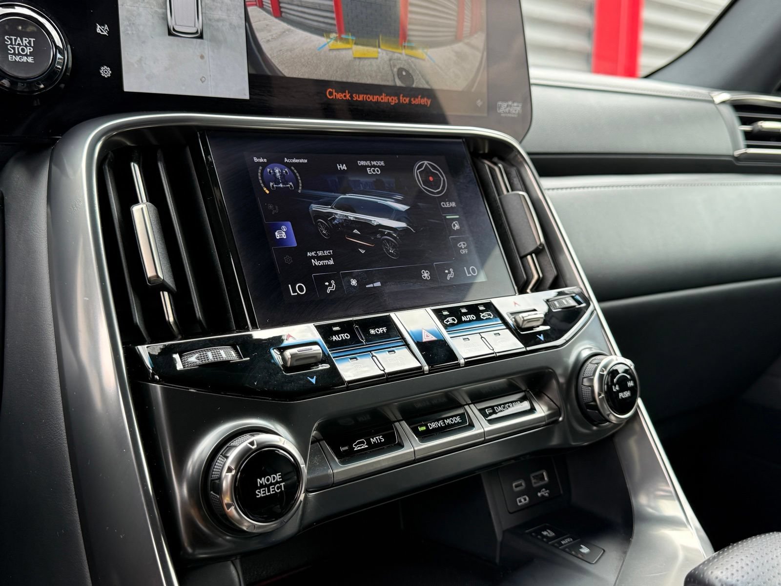Used 2023 Lexus LX 600 F Sport w/ Accessory Package (Z1) AWD/4WD image 27