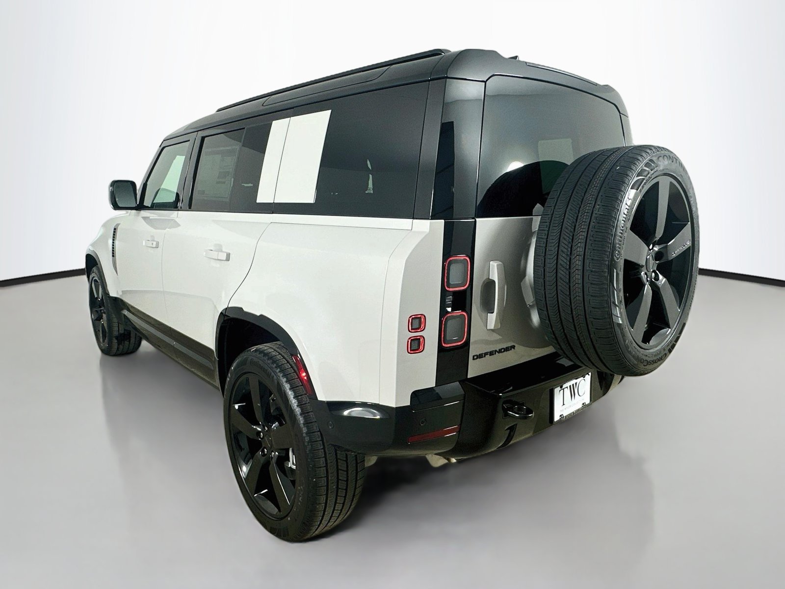 New 2026 Land Rover Defender 110 X-Dynamic SE AWD/4WD image 7