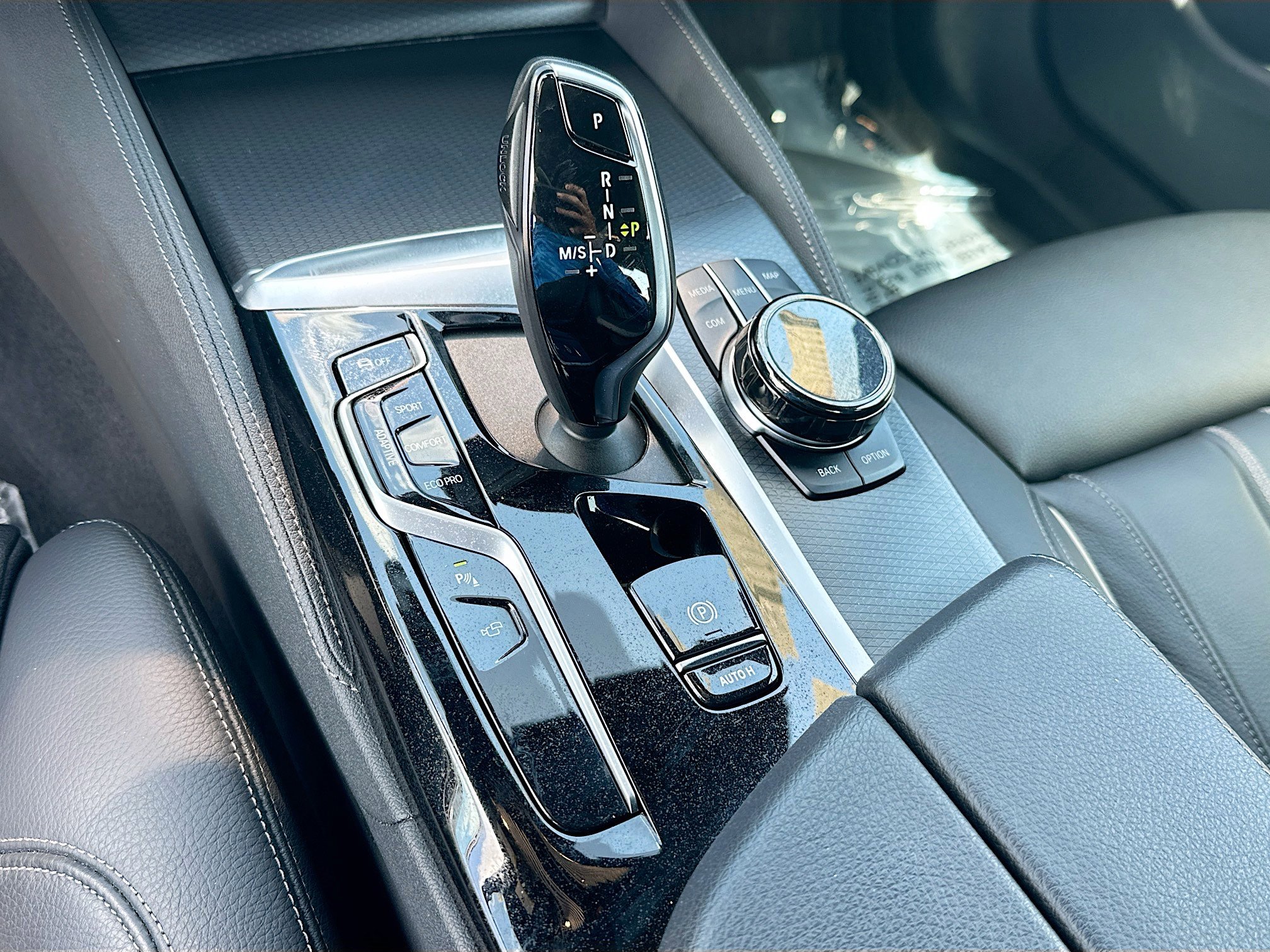 Used 2023 BMW M550i xDrive w/ Executive Package image 15