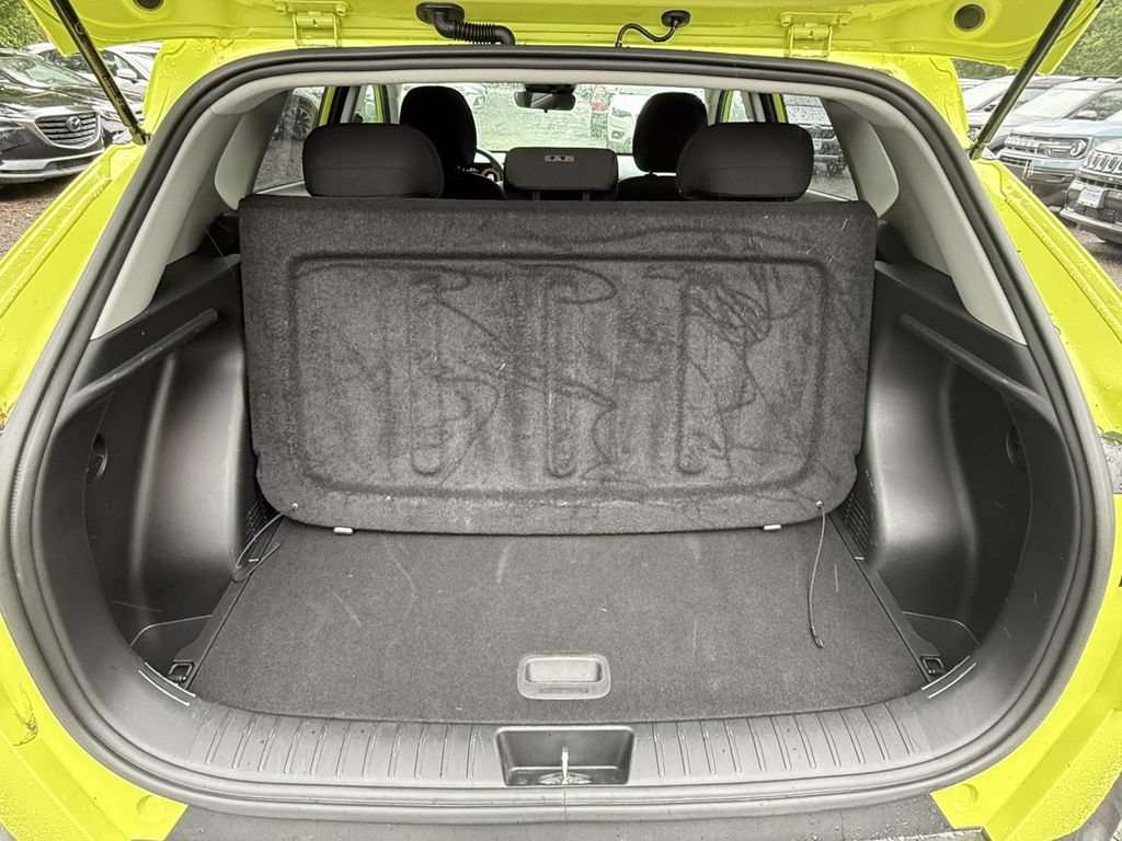 Used 2025 Hyundai Kona SEL FWD image 11