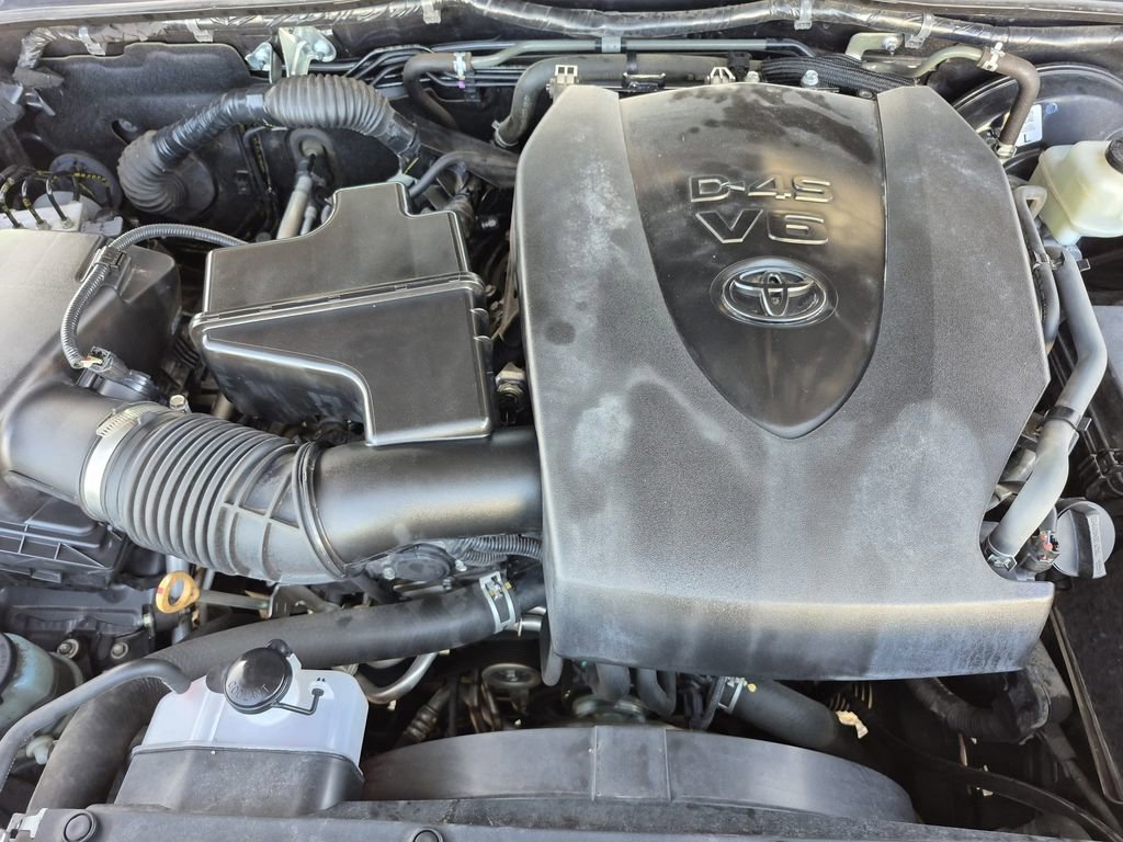 Used 2018 Toyota Tacoma TRD Sport w/ Technology Package image 17