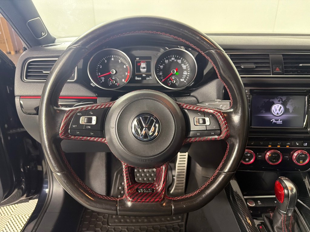 Used 2017 Volkswagen Jetta GLI image 15