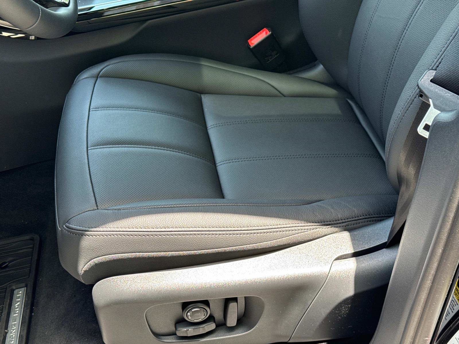 New 2026 Land Rover Range Rover Evoque S image 29