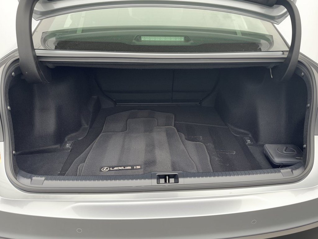 Used 2023 Lexus IS 300 w/ Premium Package RWD image 28