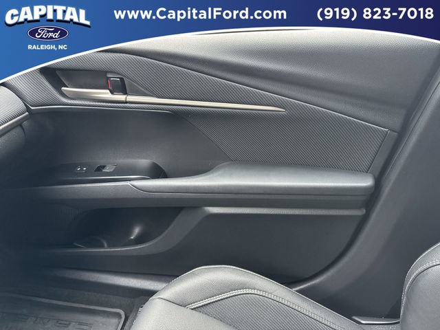Used 2025 Toyota Camry SE w/ Convenience Package FWD image 28