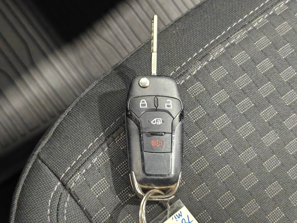 Used 2020 Ford Transit Connect XLT FWD image 11