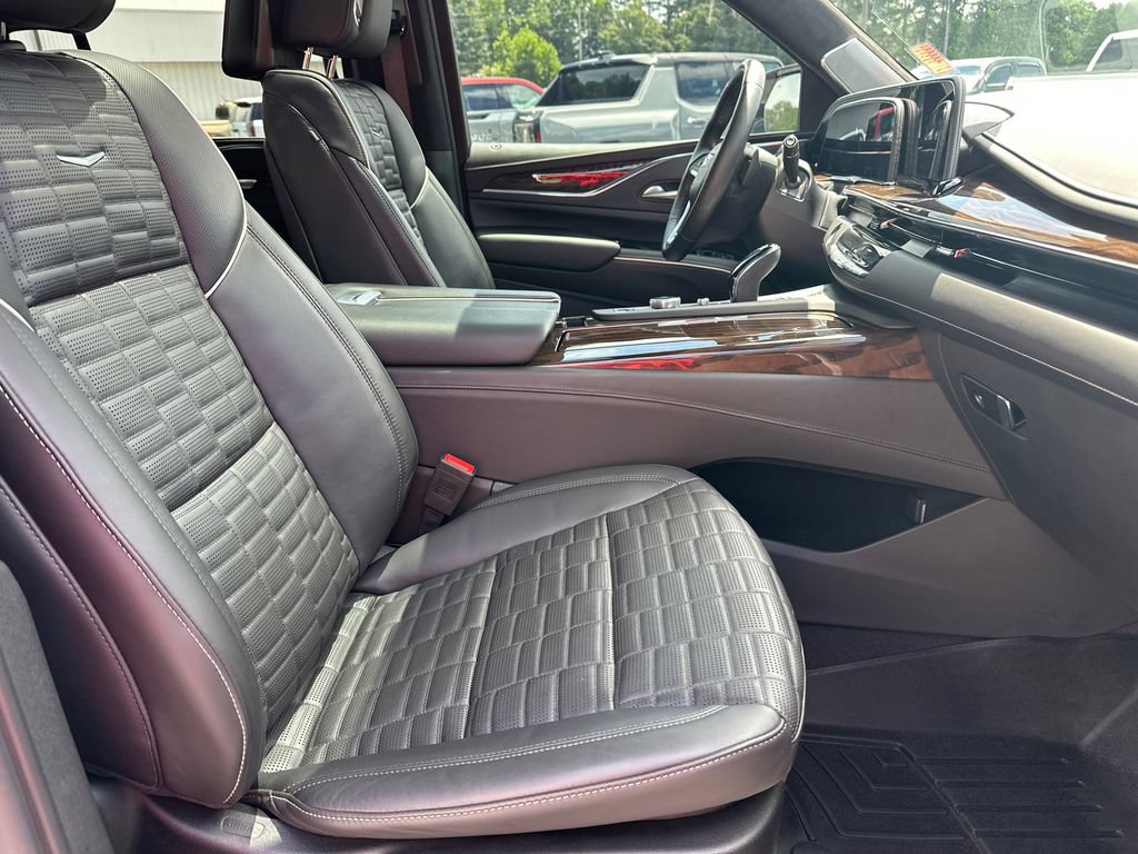 Certified 2024 Cadillac Escalade Sport Platinum w/ LPO, ONYX Package AWD/4WD image 13