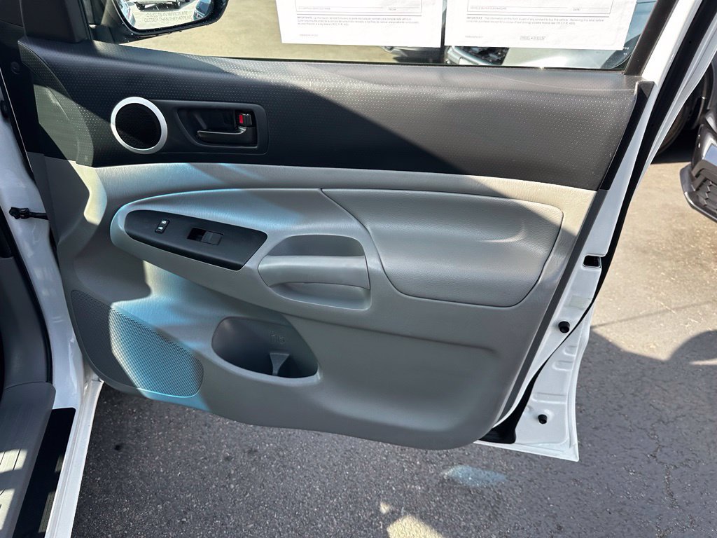 Used 2015 Toyota Tacoma 2WD Access Cab w/ SR5 Package image 17