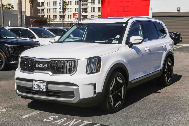 Used 2023 Kia Telluride EX w/ EX Captain's Chair Package image 5