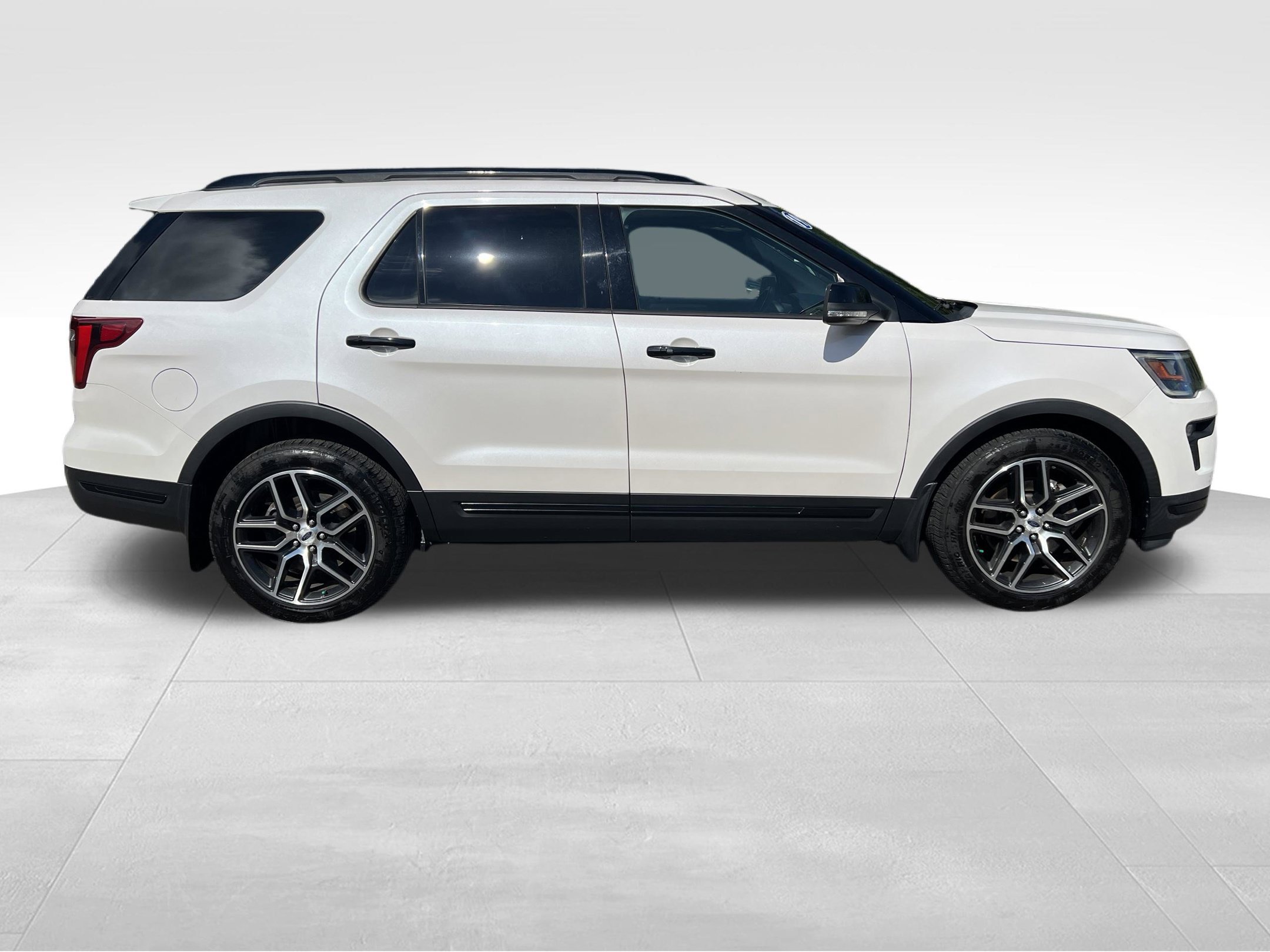 Used 2019 Ford Explorer Sport w/ Equipment Group 401A AWD/4WD image 5