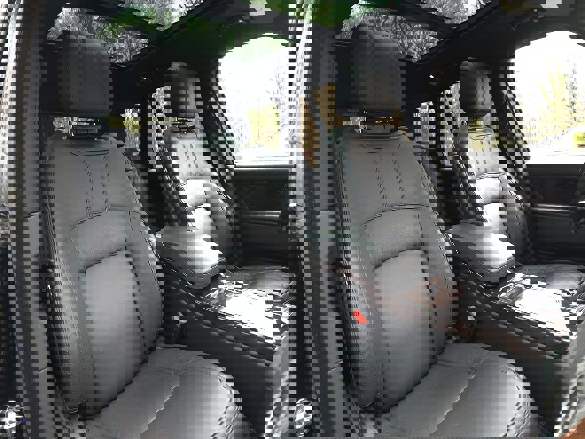 Used 2020 Land Rover Range Rover image 21