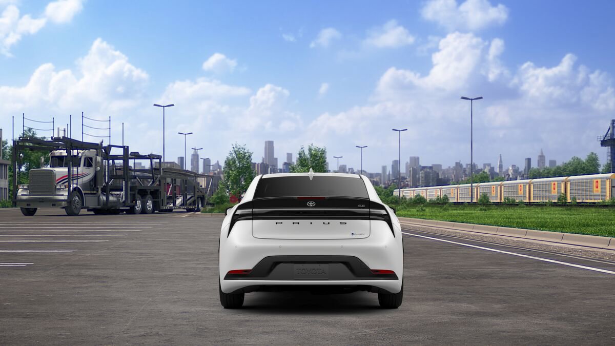 New 2026 Toyota Prius Plug-In Hybrid FWD image 8