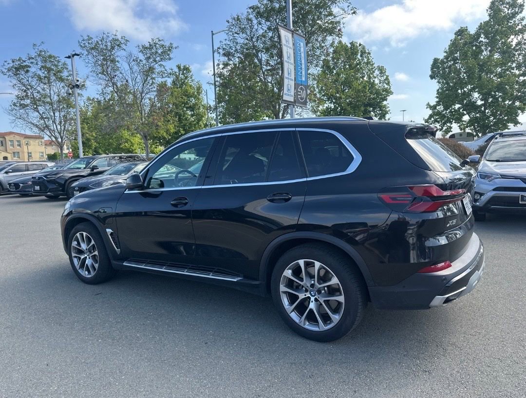 Used 2025 BMW X5 xDrive50e AWD/4WD image 4